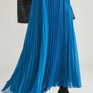 Elegant Blue Pleated Skirt